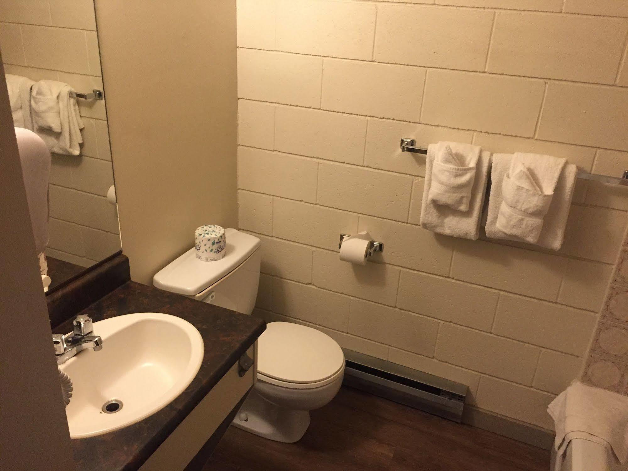 Armstrong Inn Екстериор снимка